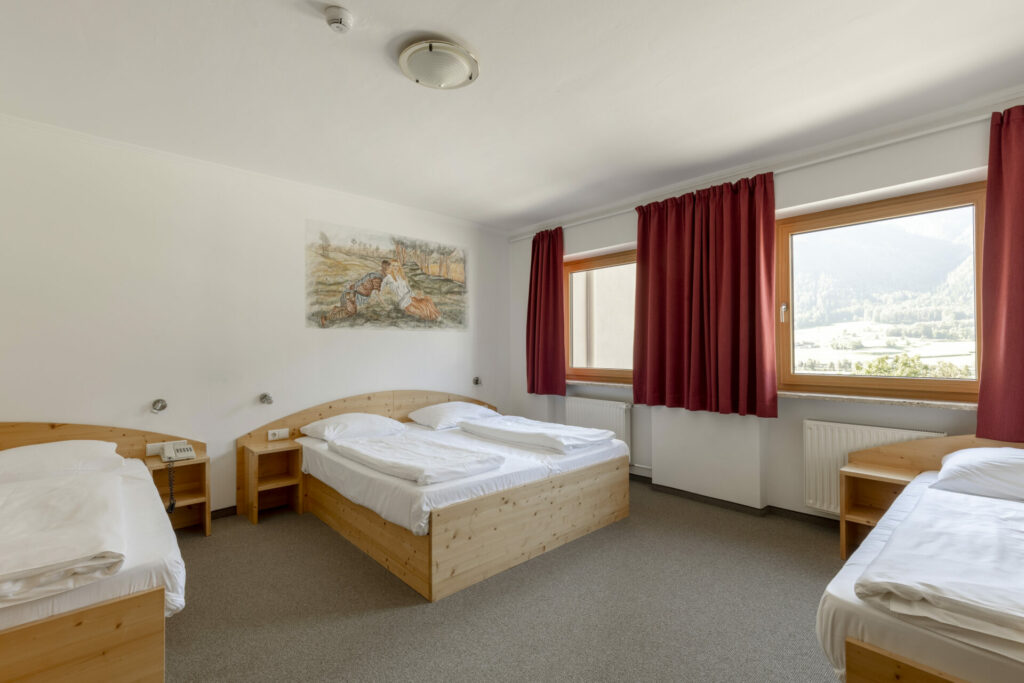 2023_09_27_Hotel_Saxl-10 Rooms svg+xml;charset=utf