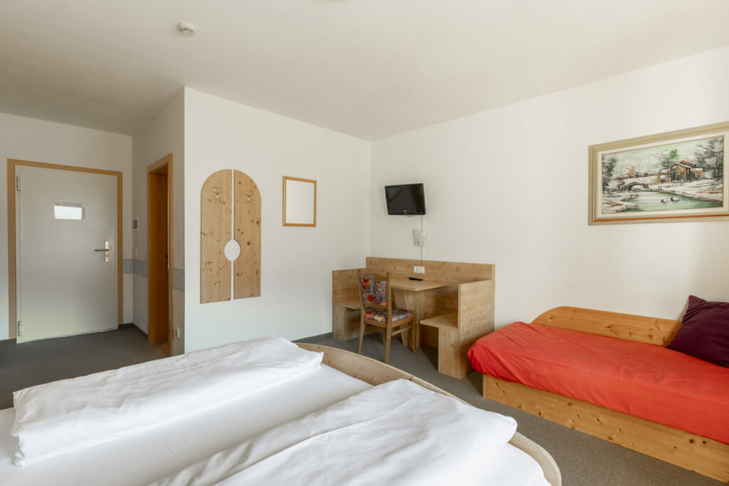 2023_09_27_Hotel_Saxl-18 Rooms svg+xml;charset=utf