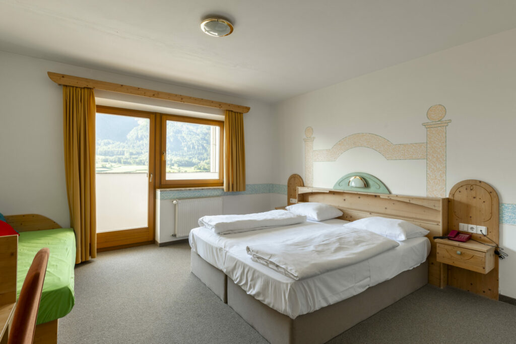 2023_09_27_Hotel_Saxl-5 Rooms svg+xml;charset=utf