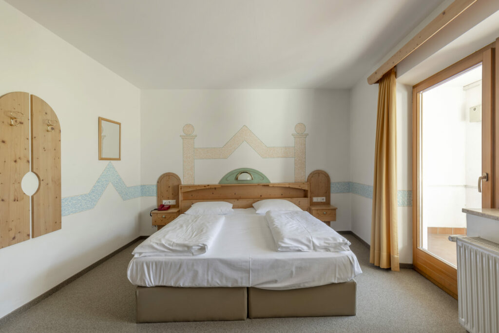 2023_09_27_Hotel_Saxl-9 Rooms svg+xml;charset=utf